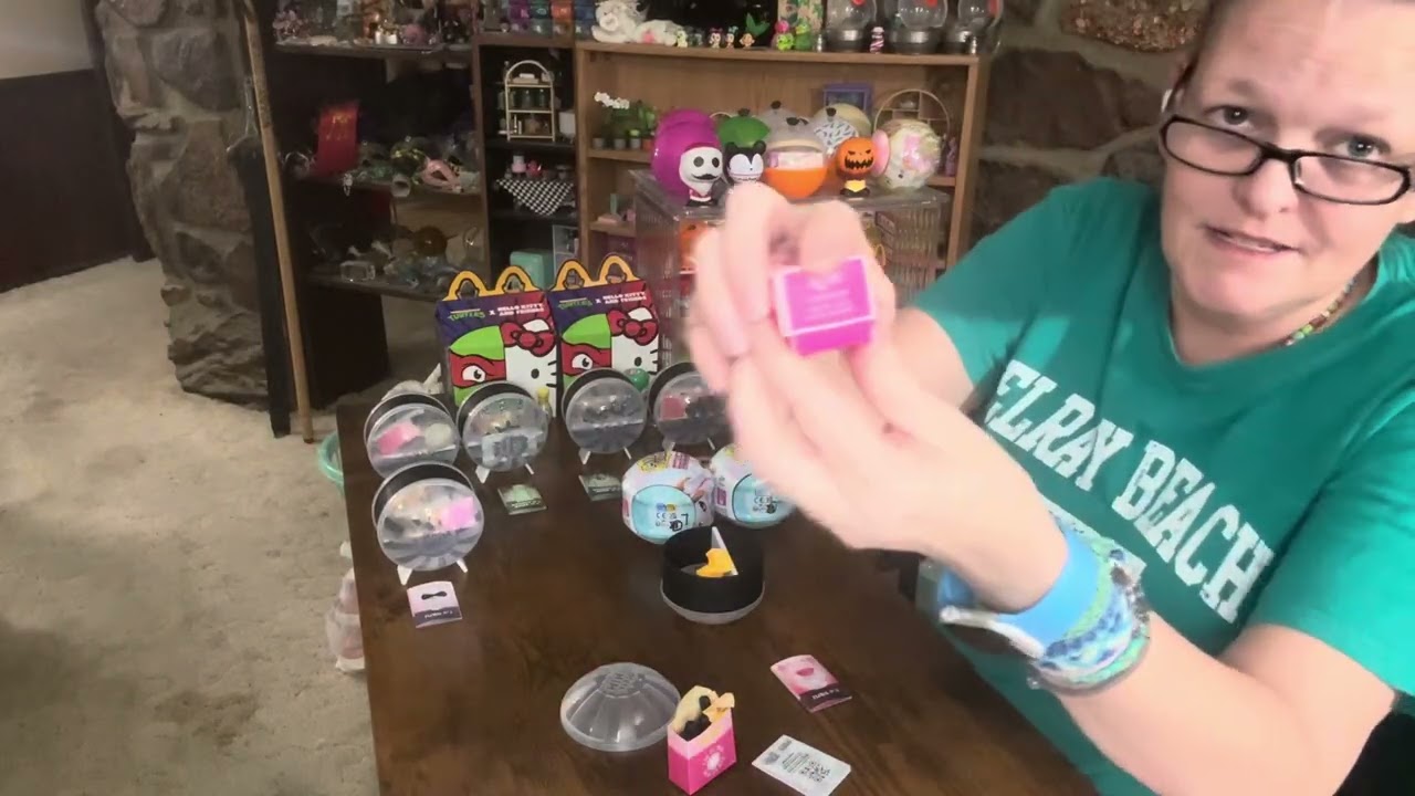 Second part of Miniverse make it mini Fragrances. All 8 of them happen to be different. 