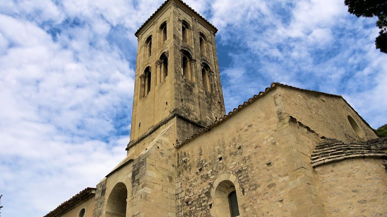 [4K] A Walk to Chapelle Notre-Dame d'Aubune, Beaumes-de-Venise, France Provence (videoturysta.eu)