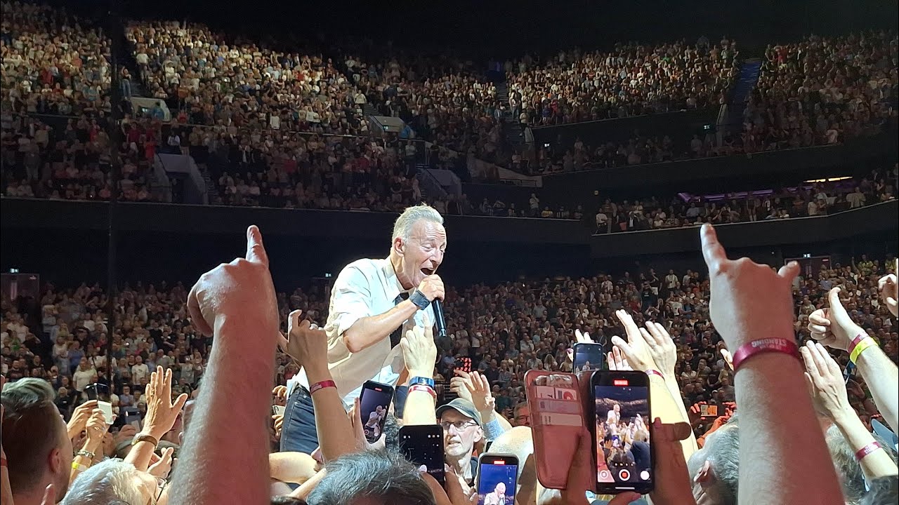Bruce Springsteen - Dancing in the Dark / Tenth Avenue Freezeout - Manchester 14.05.2025