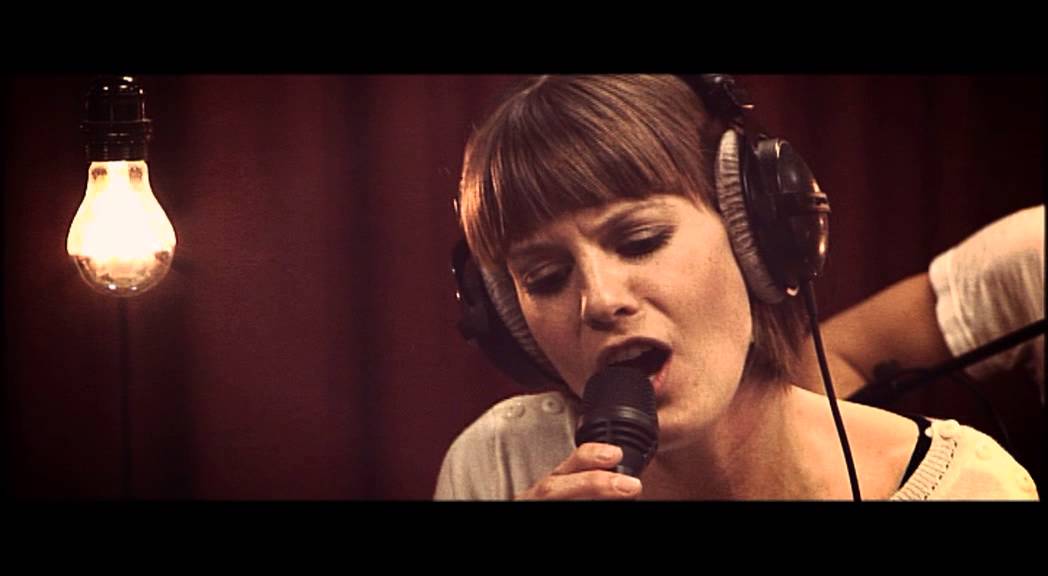 Studio Brussel: Isolde & Les Bens ft. Elke Bruyneel - The Way (Fastball cover)