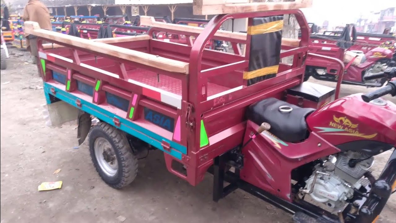 Loader rickshaws for sale in Nowshera Bazaar / used rickshaws for sale in Pakistan 