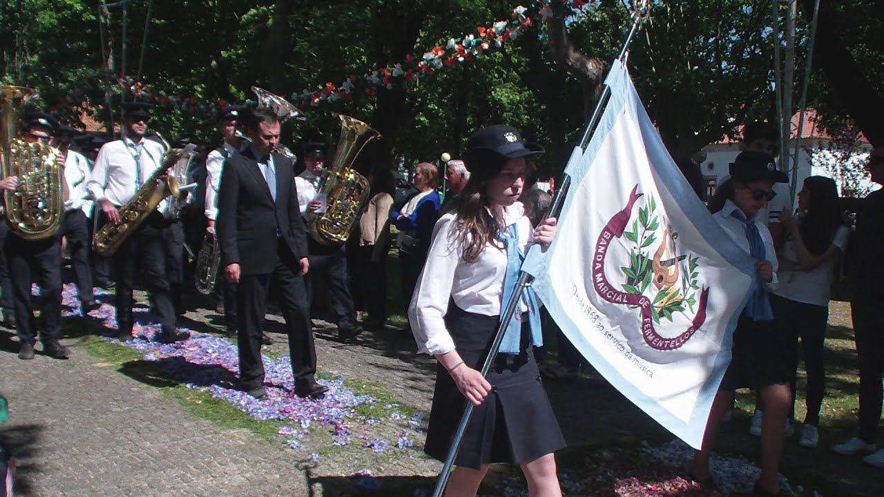 PROCISSÃO (1) Santissima Trindade, Ferreiró -  Soc. Music. de Pevidém e Banda Marcial de Fermentelos