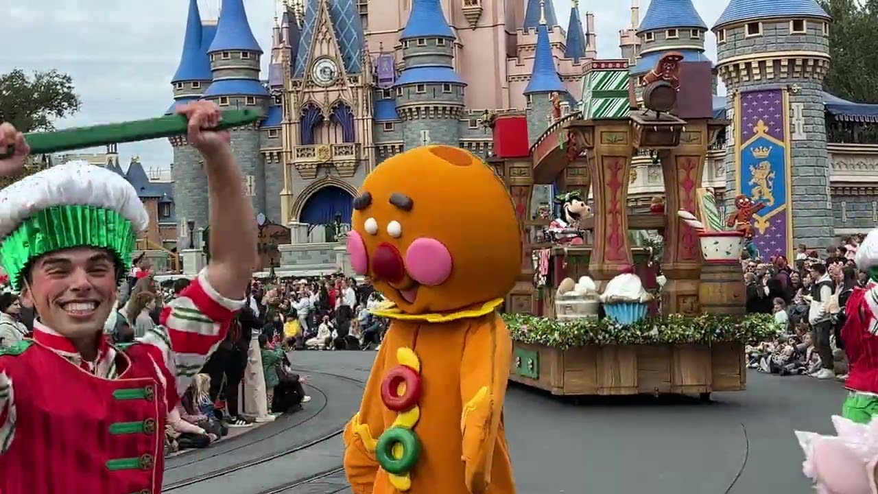Mickey's Christmas Parade 2025 | Magic Kingdom Walt Disney World (4K 60fps)