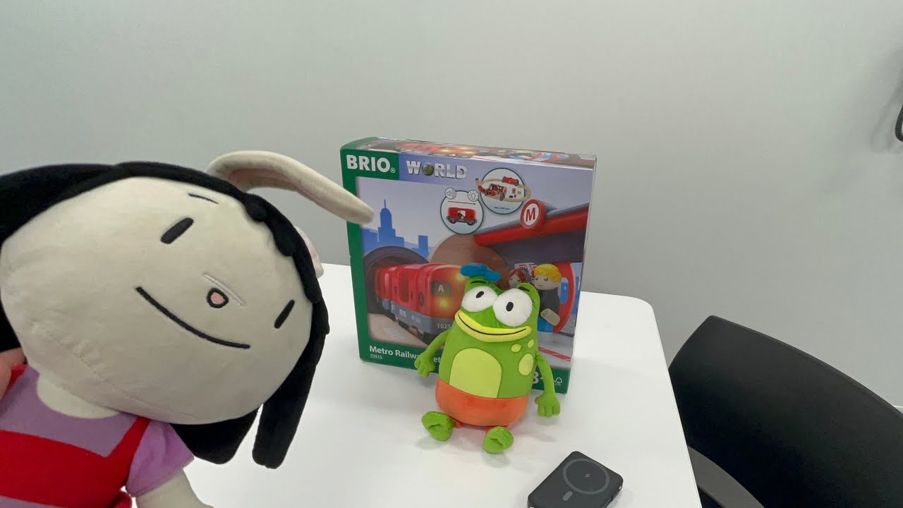 Elinor and Friends Unboxing The Brio Metro Railway Set Episode 870 Friday The 13th Special