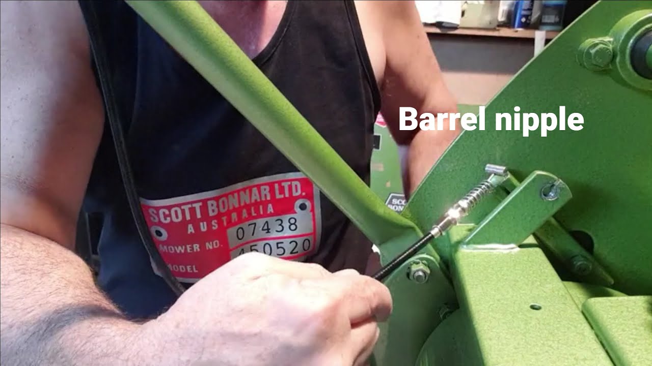 Video 25 Scott Bonnar 45 17 inch Cylinder Mower build Clutch cable and lever fitting