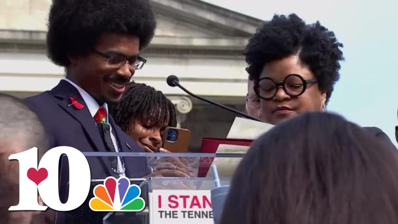 Rep. Justin Pearson sworn in after Shelby Co. votes to reinstate him