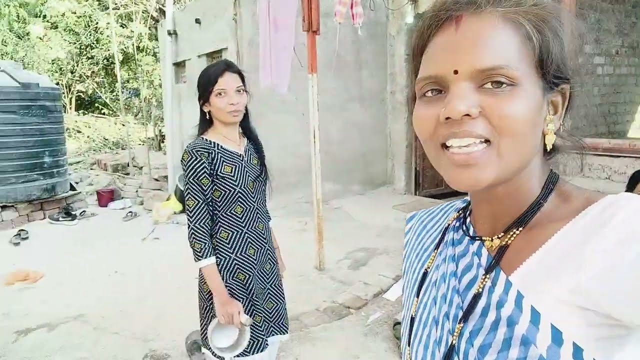 बघा लगन घरी भरल्या बांगड्या निघाल्यावर आलं रडू 