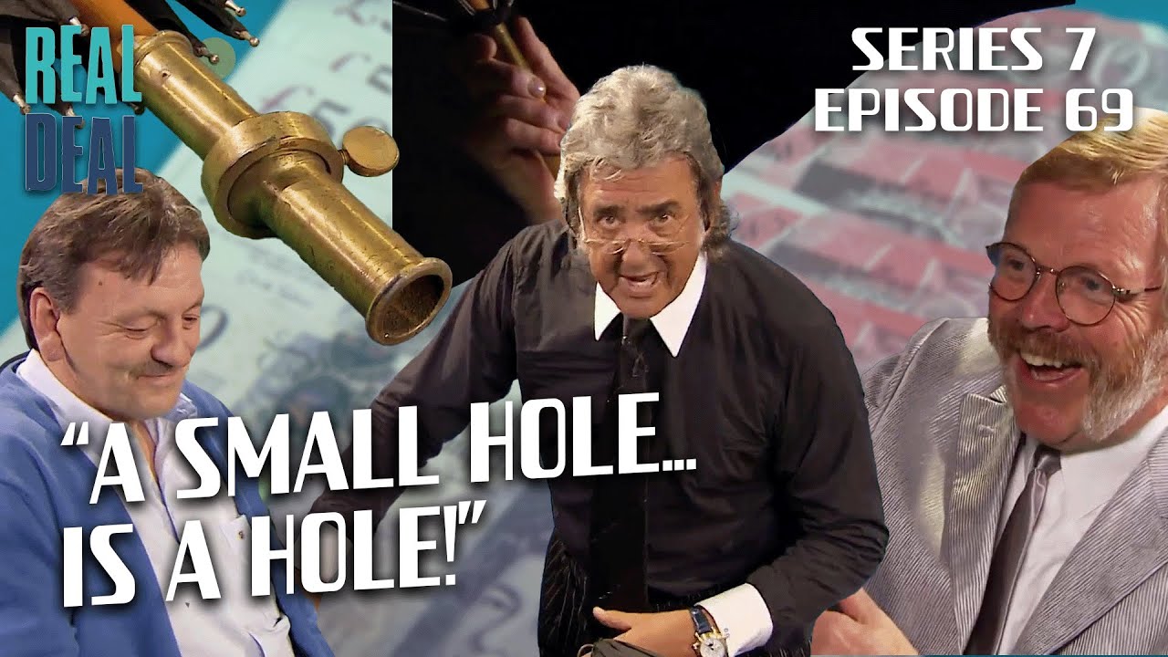 Dickinson tells fishy seller to snatch offer for broken umbrella! | Dickinson's Real Deal | S7 Ep69