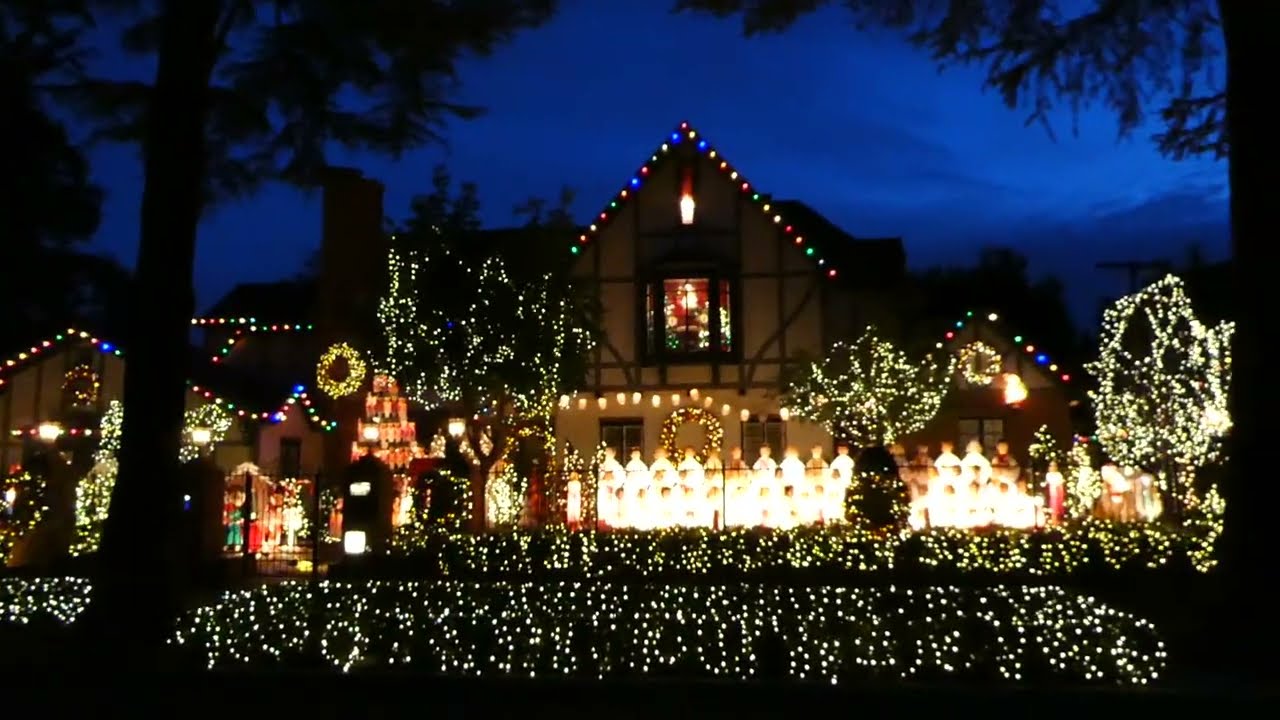 Christmas Lights Lilley Hall House Toluca Lake Los Angeles California December 30, 2025