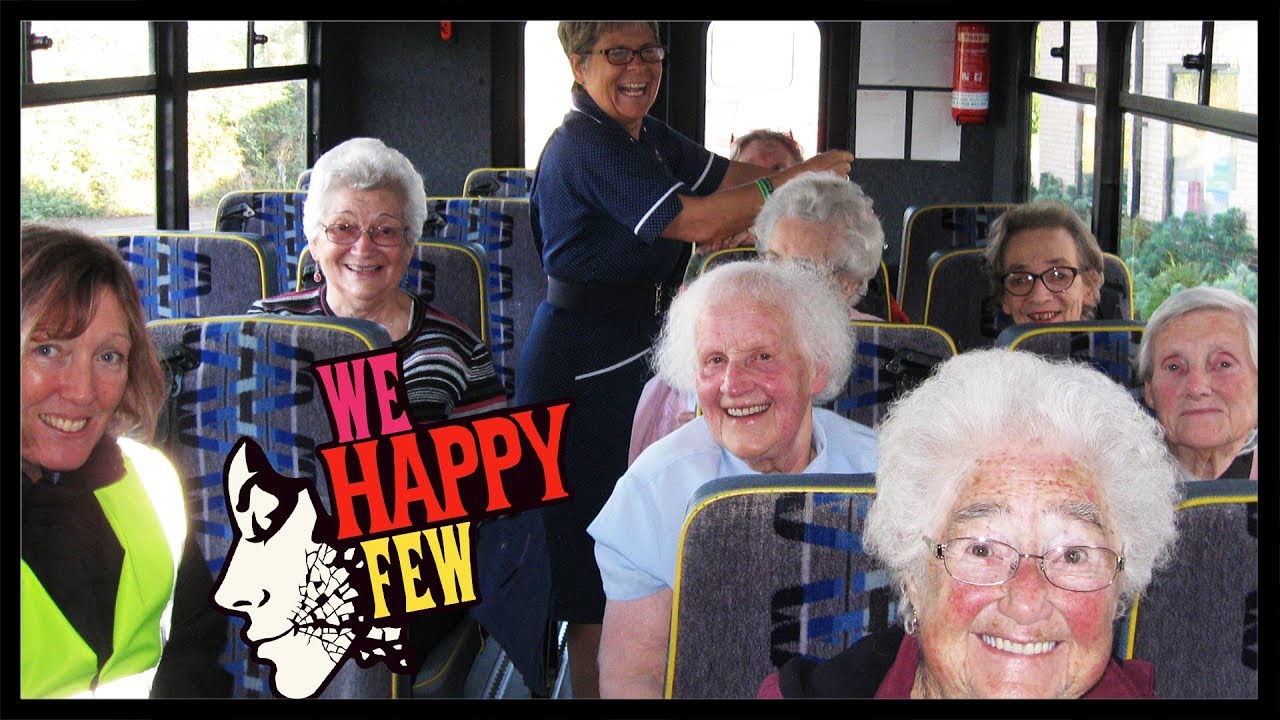 Proste ma nah&aacute;ňaj&uacute; spomalen&iacute; d&ocirc;chodcovia, čo nestihli asik bus - We Happy Few #4