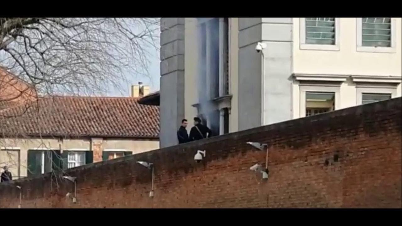 Coronavirus, rivolta in carcere a Venezia. Il perimetro è circondato