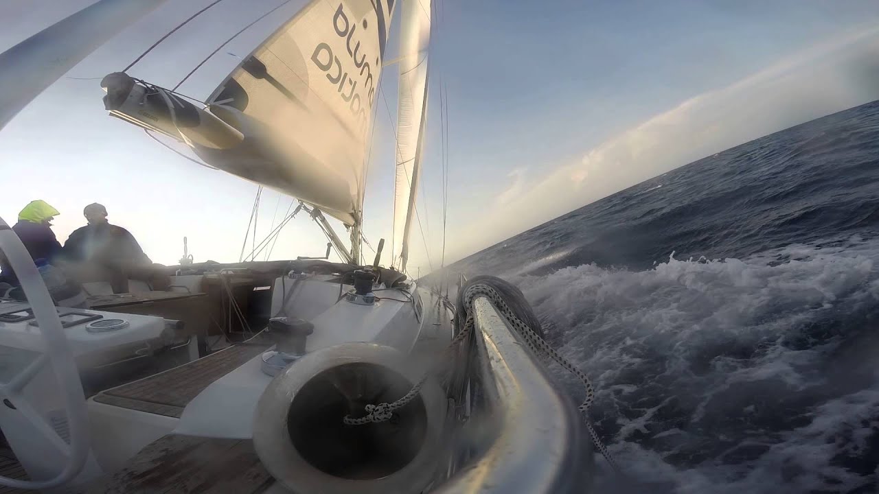 Regata 3 golfi 2015 vento sopra 25kn a bordo di TestaCuore Bavaria 45