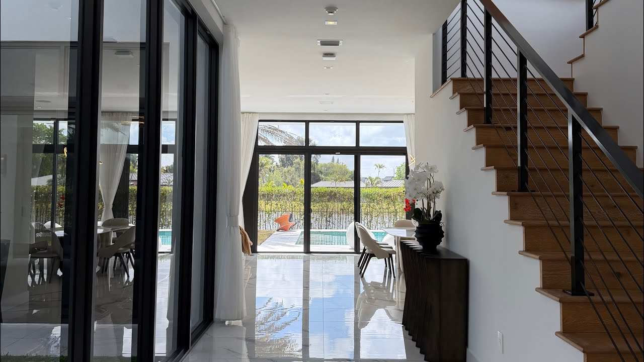 16572 Botaniko S, Weston FL