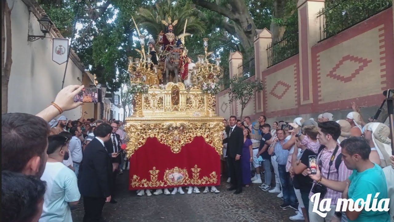 Salida Extraordinaria de la Borriquita de Sanlúcar de Barrameda. Cuesta de Belén al completo.
