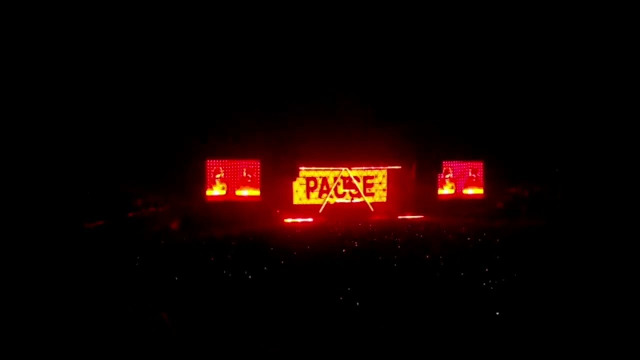 Daft punk Alive 2007 (live in Los Angeles) : Touch It/Technologic
