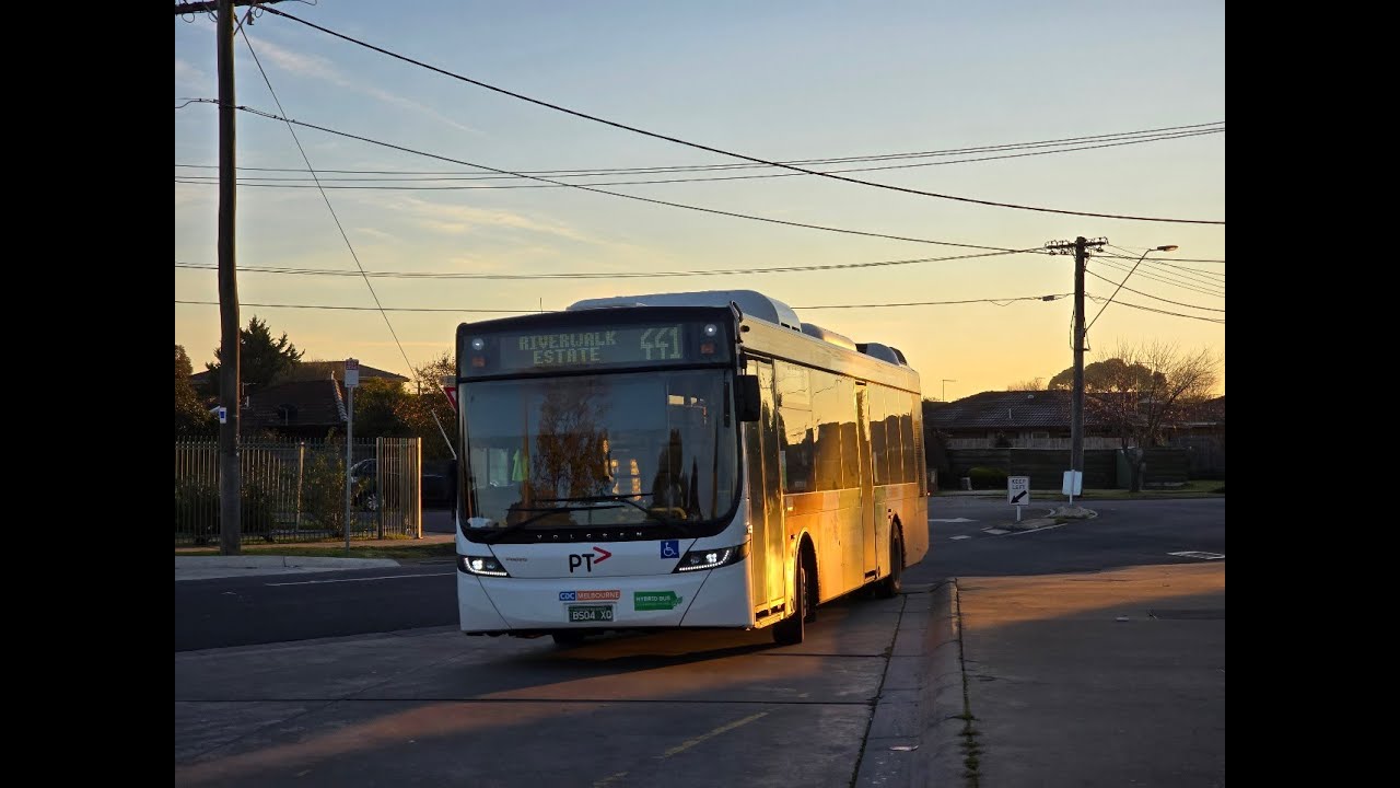 CDC Western W250 on Route 441 "Part 2" (Werribee - Riverwalk Estate)