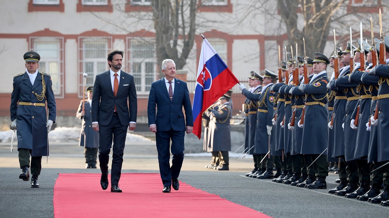 První zahraniční cesta ministra Zůny vedla na Slovensko