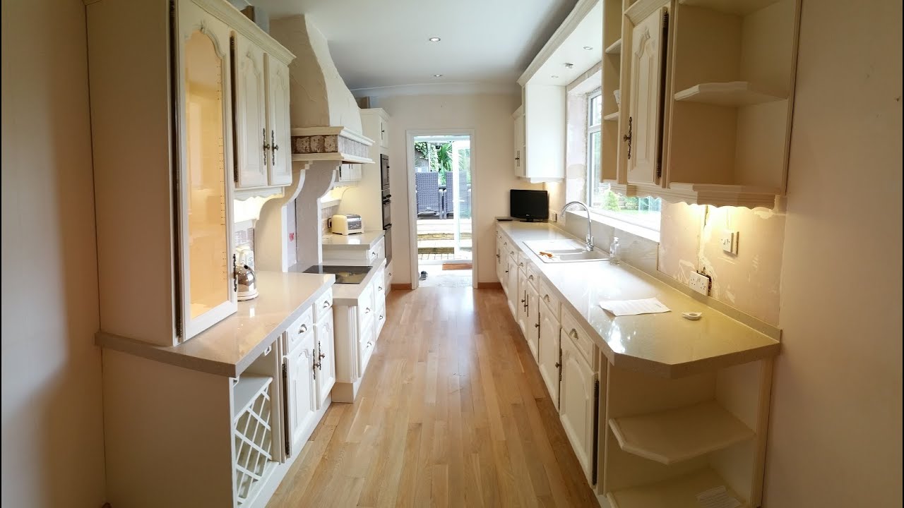 Dulux Barley White 20% semi matt - Restoring solid oak kitchen doors, kitchen spraying