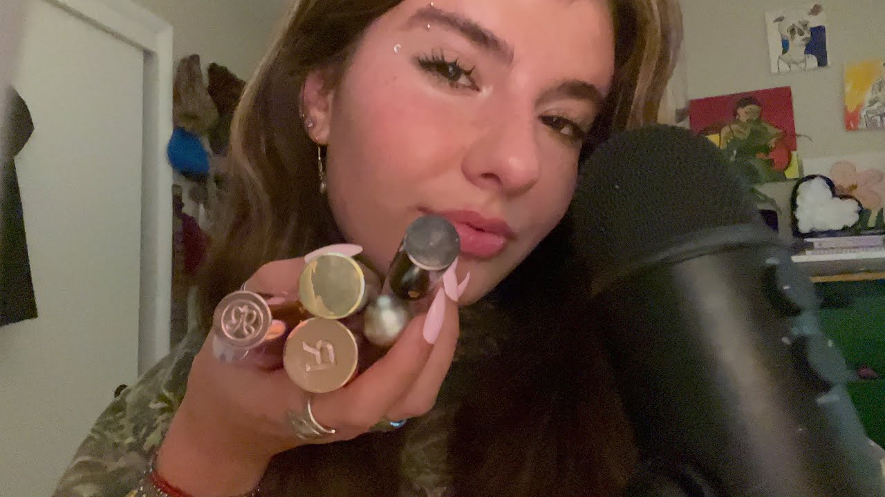 [ASMR] LIPGLOSS APPLICATION 💄 (mouth sounds)