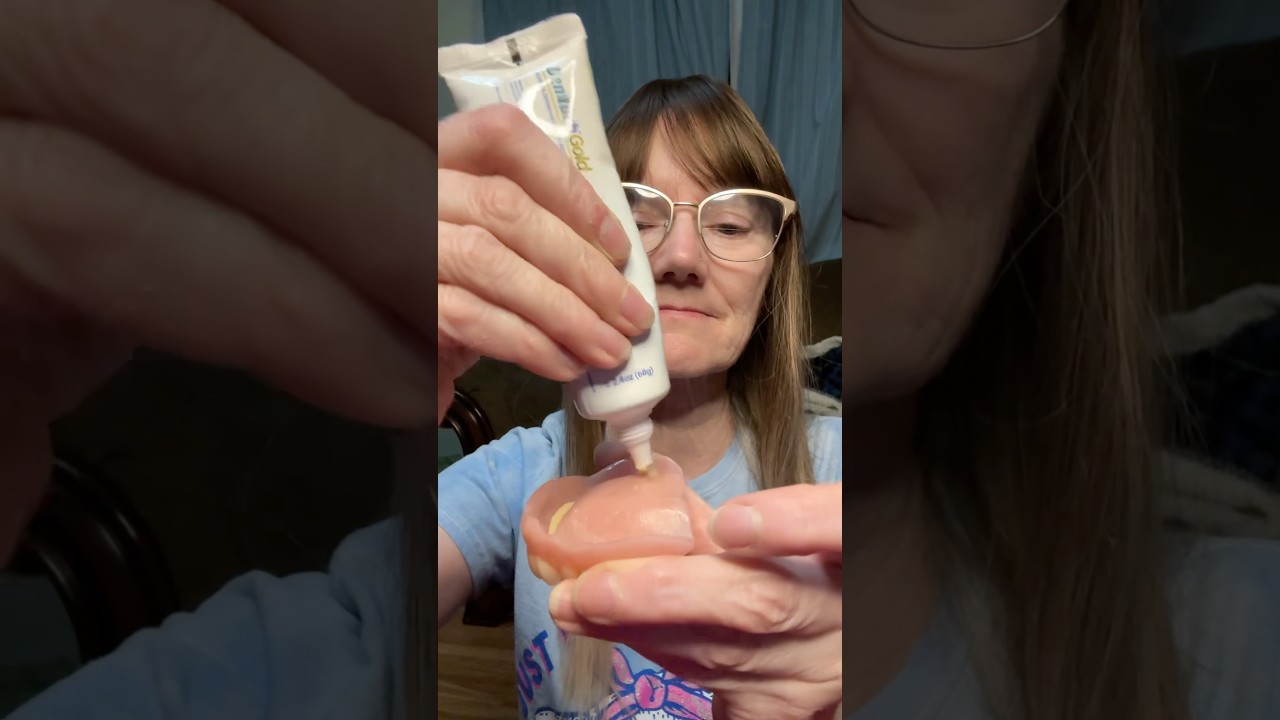Zinc free denture glue