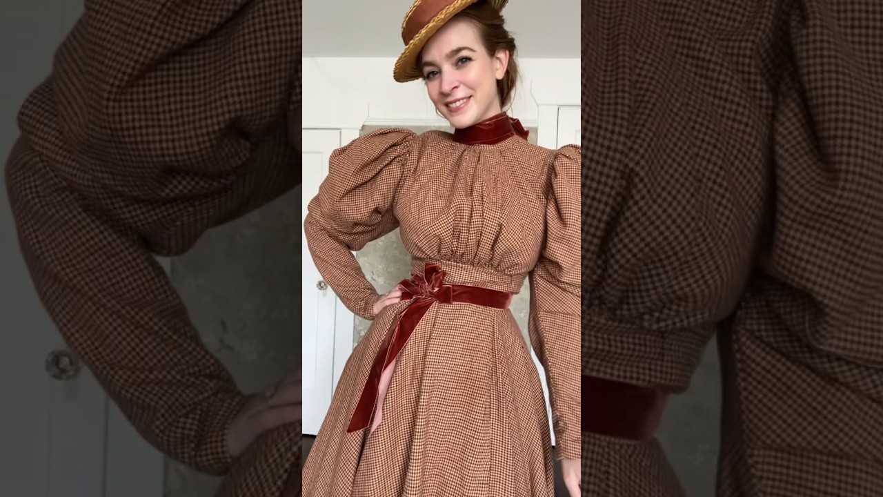 Check out a middle class Victorian outfit from 1895