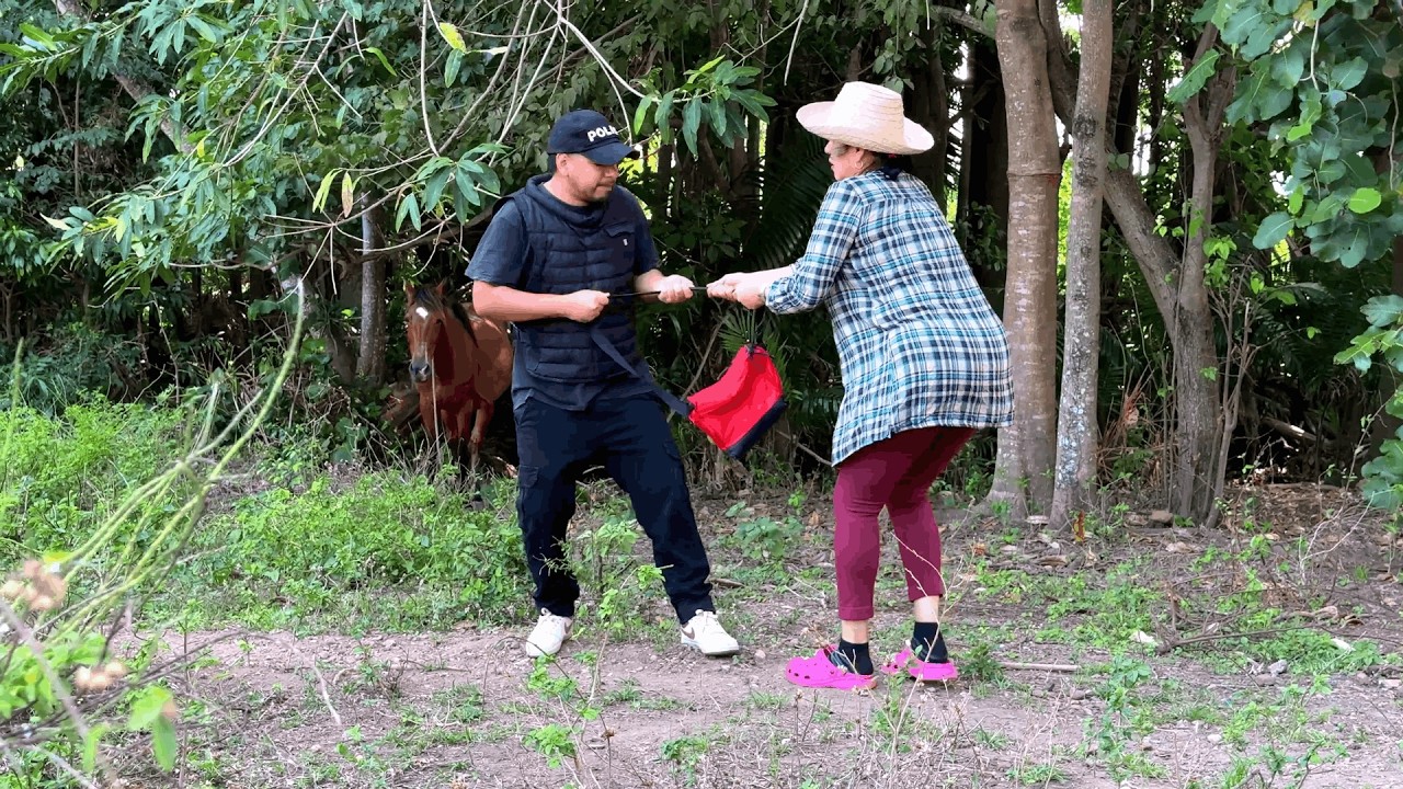 Policia corrupto recibe su merecido