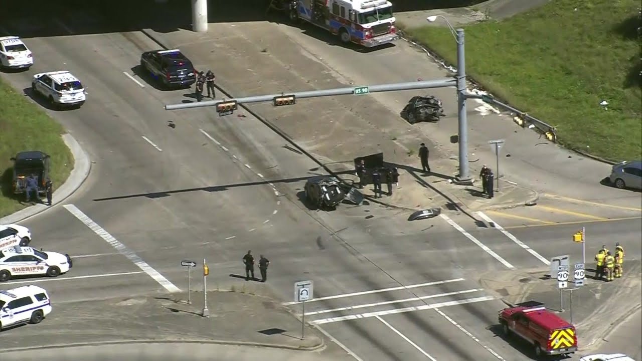 Child dies in crash with 18-wheeler