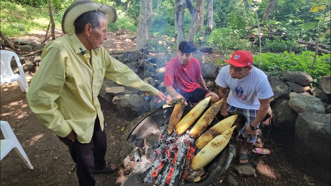 🛑🌽Elotes asados al Carbón lo sabroso Del CAMPO🤤/El Salvador Es Mi País 
