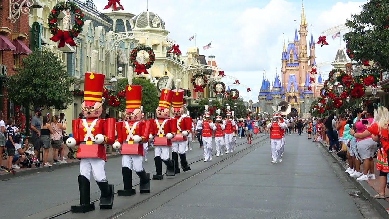 All Christmas Cavalcades at Magic Kingdom 2020, Multi-Angle w/Mickey & Friends, Princesses, Santa +