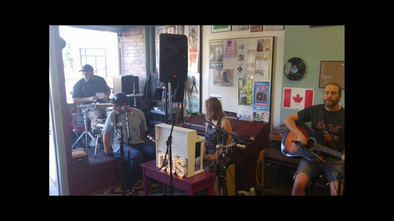 People Who Eat People - The CDs (Live @ The Record Centre)