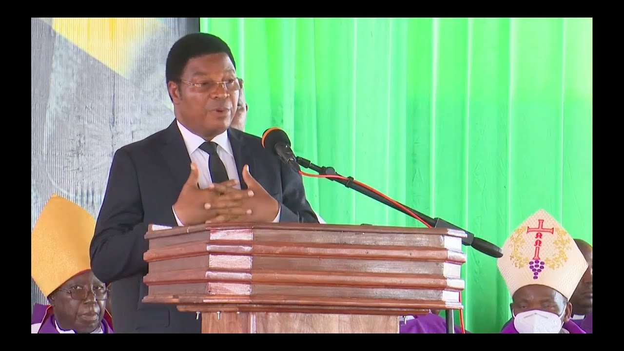 LIVE: WAZIRI MKUU MAJALIWA ANAZUNGUMZA KWENYE MAZISHI YA HAYATI RAIS MAGUFULI
