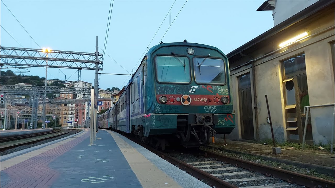 Da Stazione per l'Alpago a La Spezia Centrale in treno