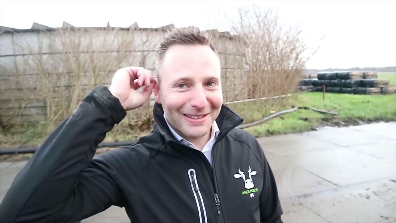 Joost is boer in Leek en bankier in Haren. Net zo makkelijk - Bie de Boer (57)