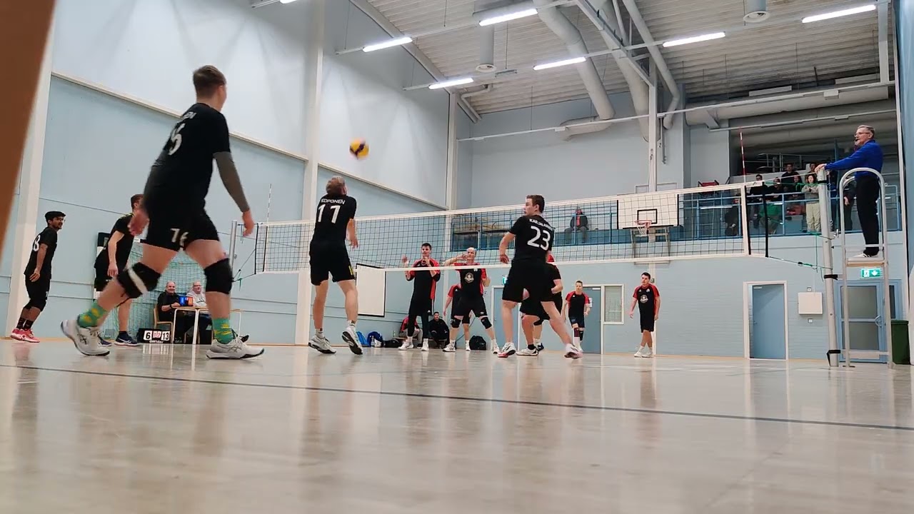 Bombbe vs Martti, erä 3. Lentopallon miesten aluesarja Keski-Suomi, 14.12.2025.