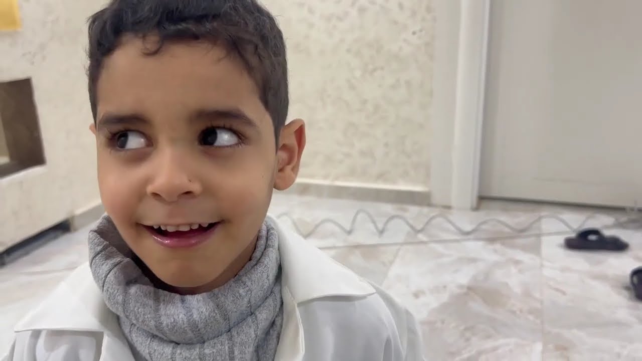 الياس يطغى على اخوه الصغير والسبب ؟ 