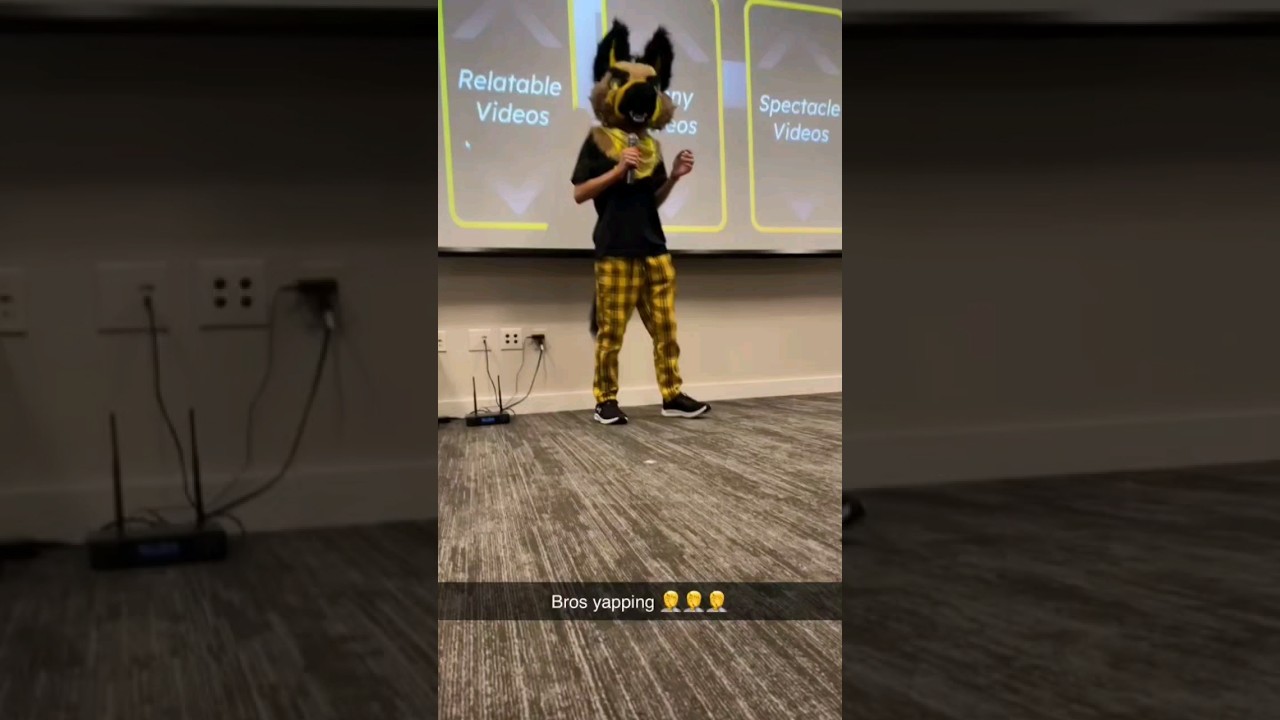 Me having a full-scale presentation at a fur meet: 