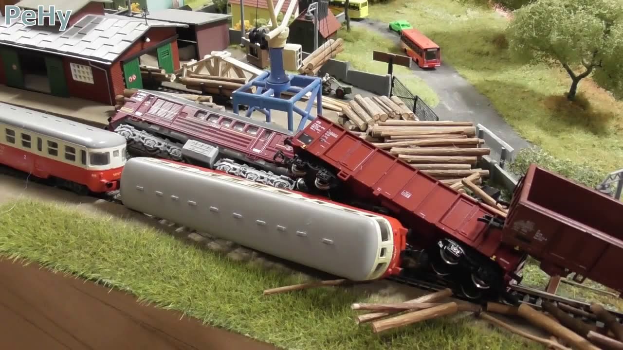 TT Modely-Srážka nákladního a osobního vlaku