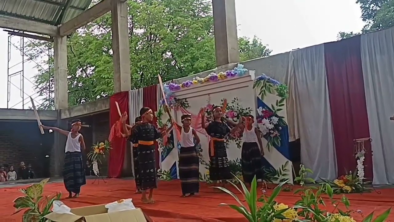 tarian jai kreasi  anak-anak Sekami Lewolaga