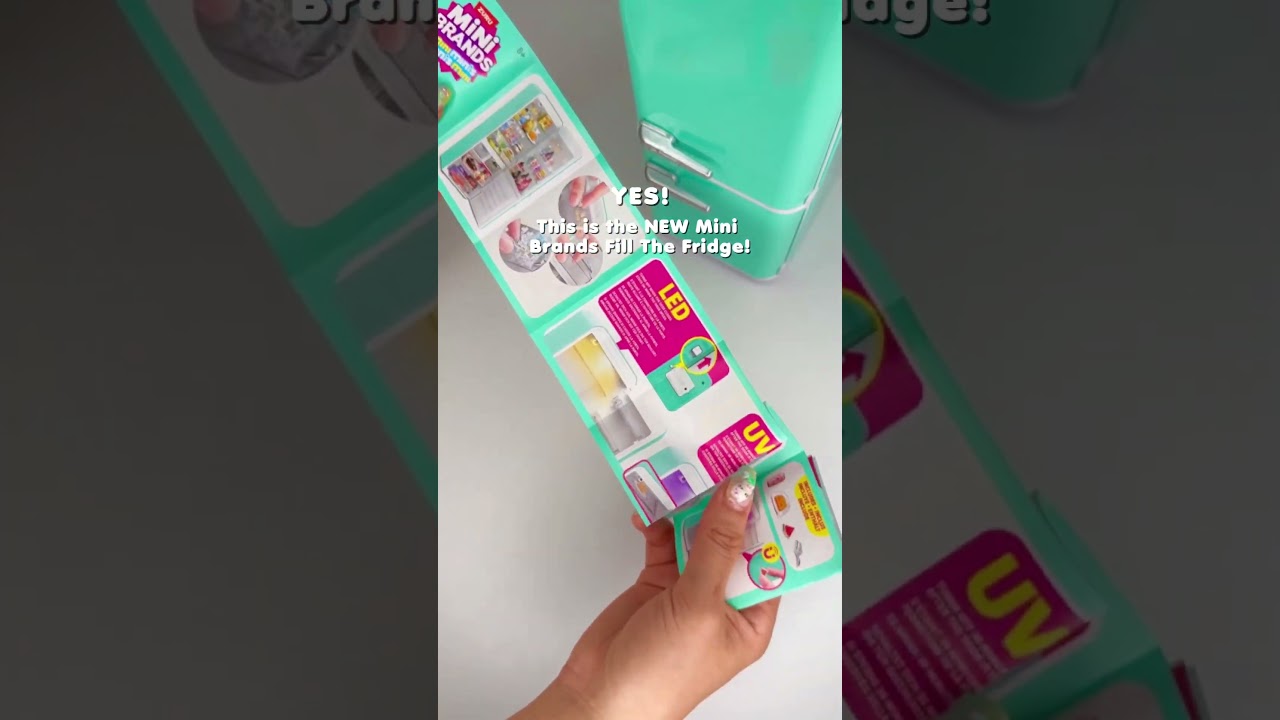 Wow! Can you believe the Mini Brands Fill The Fridge has a working UV light?! 🤯