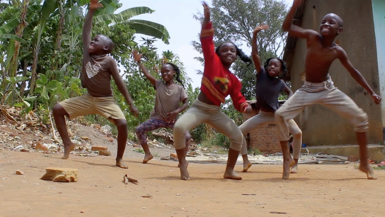 Masaka Kids Africana Dancing to Koona