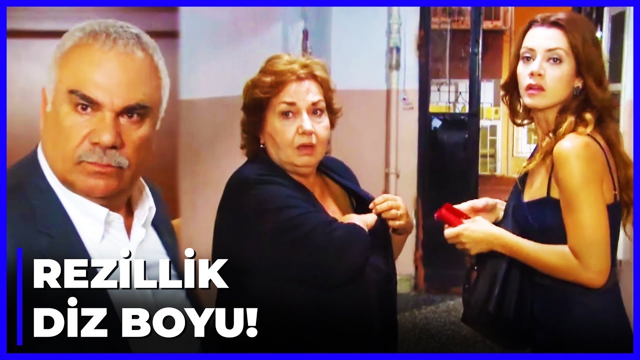 Hayriye, Leyla'dan Para Aldı Ali Rıza ÇILDIRDI! | Yaprak Dökümü 120. Bölüm
