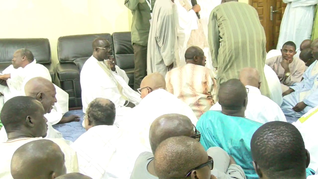 EN DIRECT DE TOUBA : Visite de Macky SALL à l'occasion du Magal - Rencontre avec le Khalif