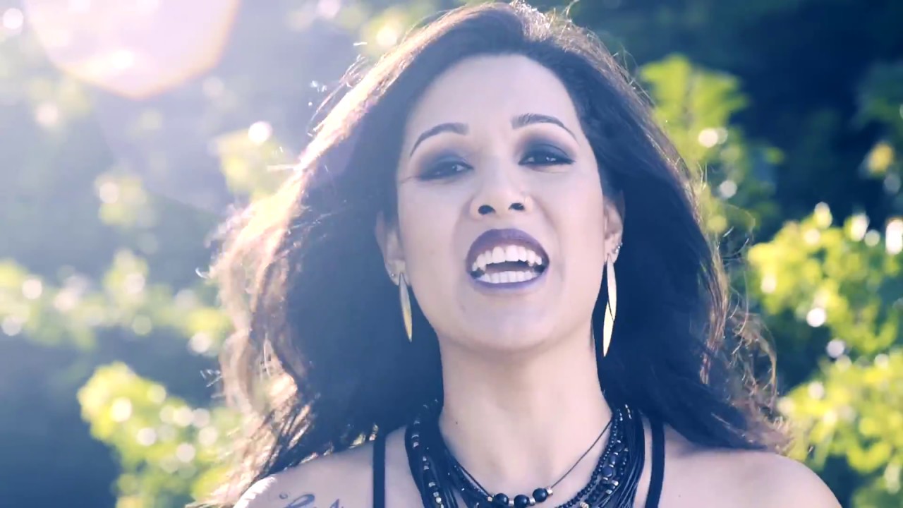 FlowerLeaf - Girl in Pearls (Official Music Video)