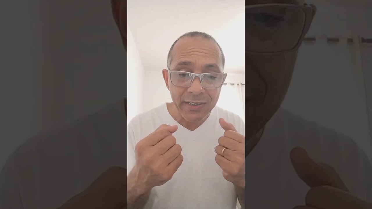 JOÃO 15:18-19 ¹⁸ Se o mundo vos odeia, sabei que, primeiro do que a vós, me odiou a mim.