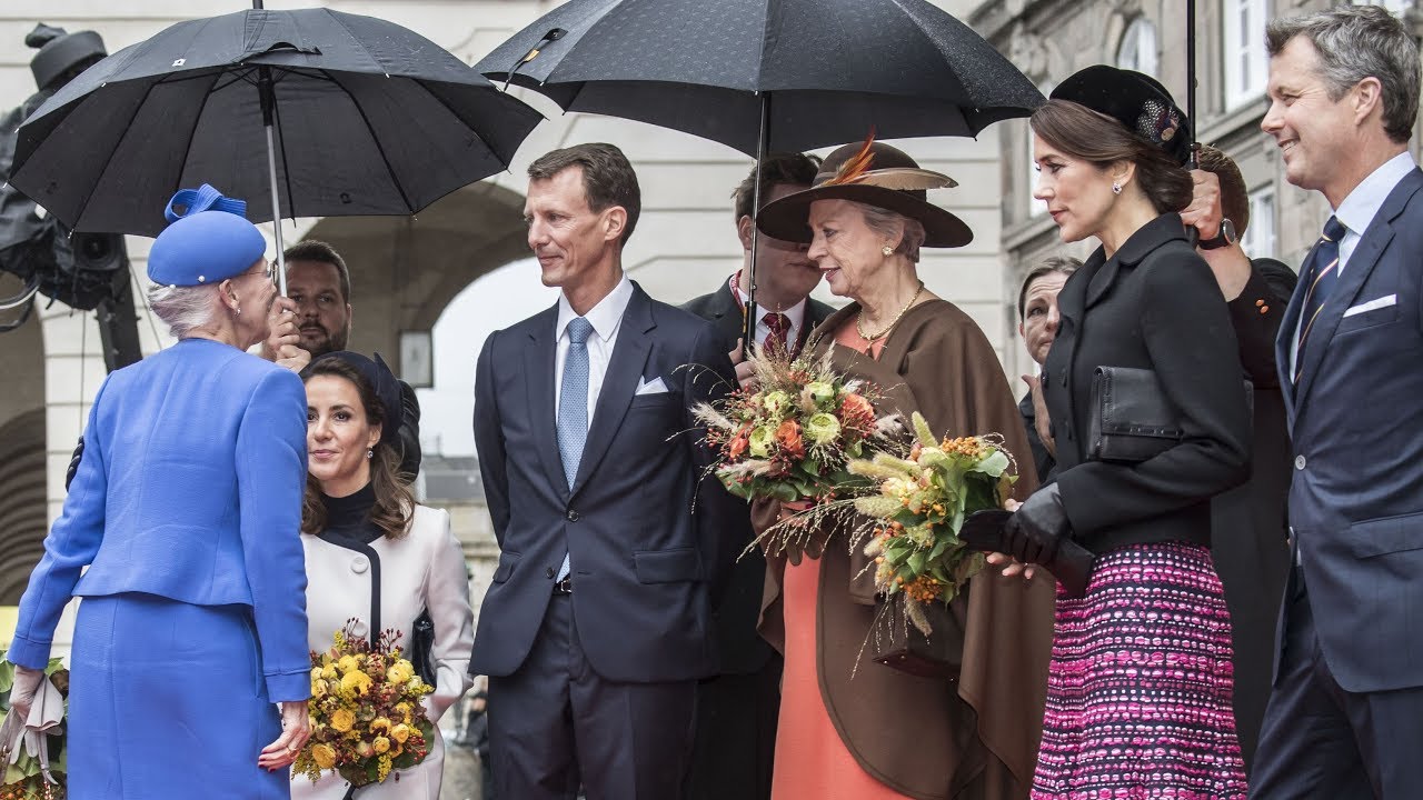Den kongelige familie ankommer til åbningen af Folketinget 2018