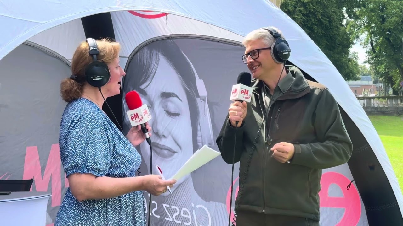 Rudy Raciborskie. Katarzyna Widera-Podsiadło i nadleśniczy Tomasz Pacia