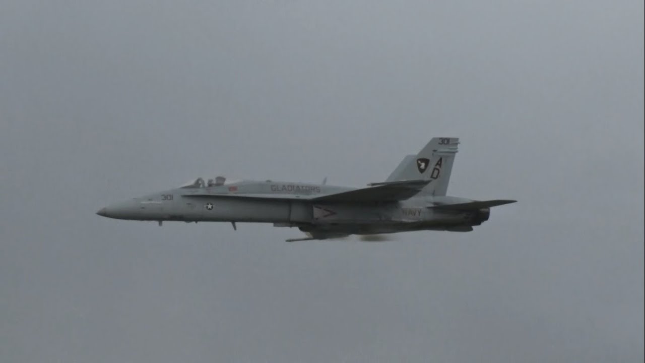 2017 NAS Oceana Airshow - F/A-18C Hornet Demonstration