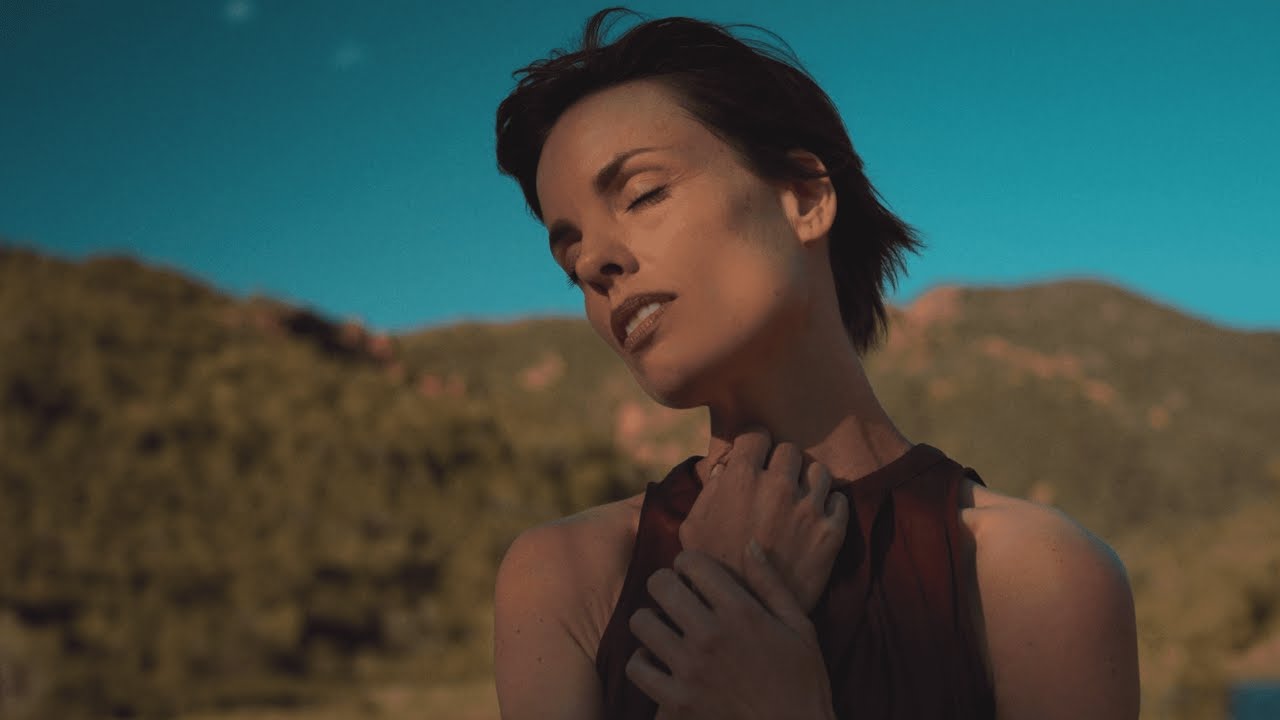 Lucie Valentine - Ralentir (clip officiel)