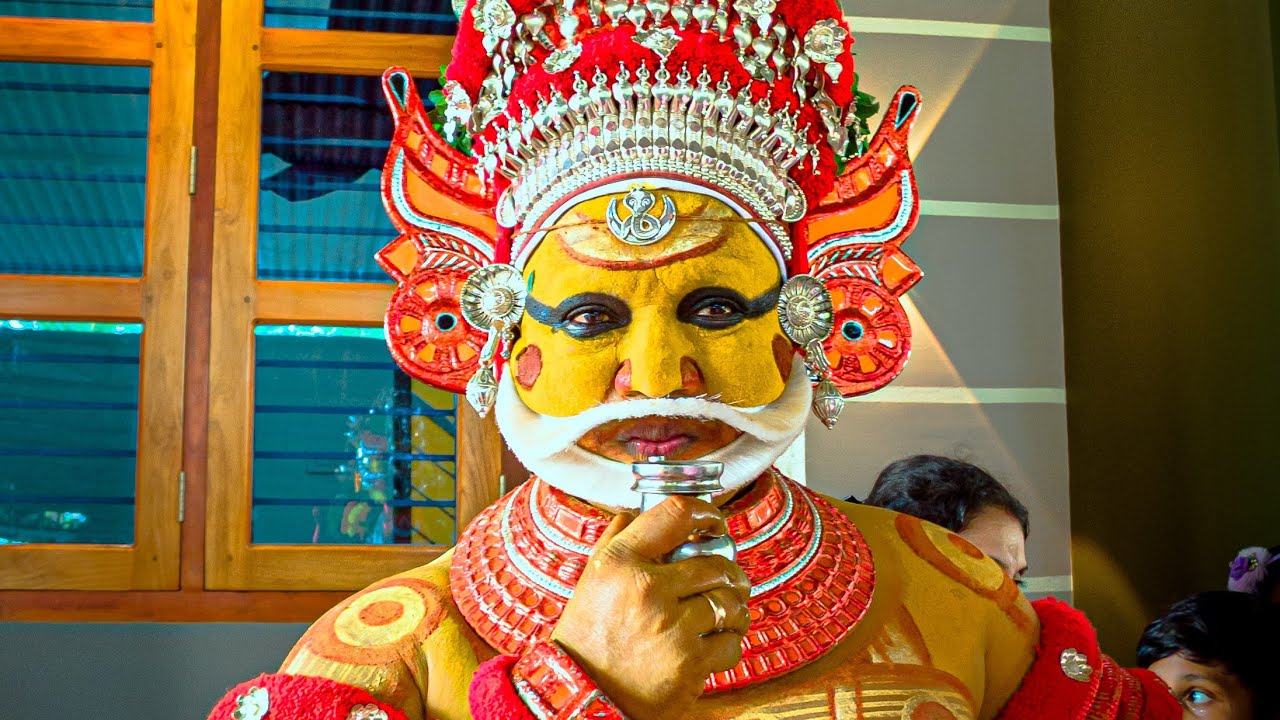 ശ്രീ മുത്തപ്പൻ 🙏 ശ്രീജിത്ത് പെരുവണ്ണാൻ 🔥 | Muthappan theyyam by sreejith peruvannan | നീലേശ്വരം