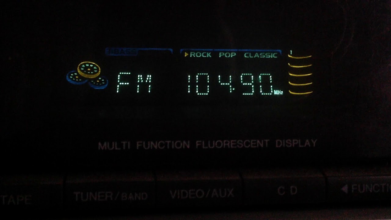 XLNC1 104.9 FM